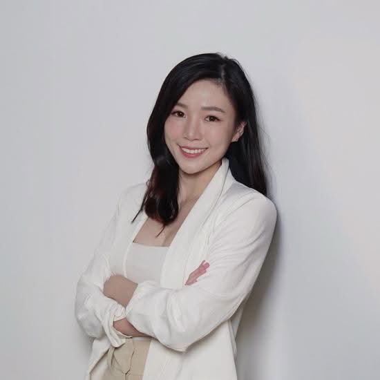 Shirley Ee